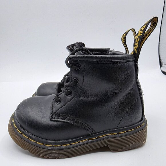 Dr. Martens Toddlers Size 5 Black Boots Walking Casual Outdoors Going Out - Picture 13 of 13